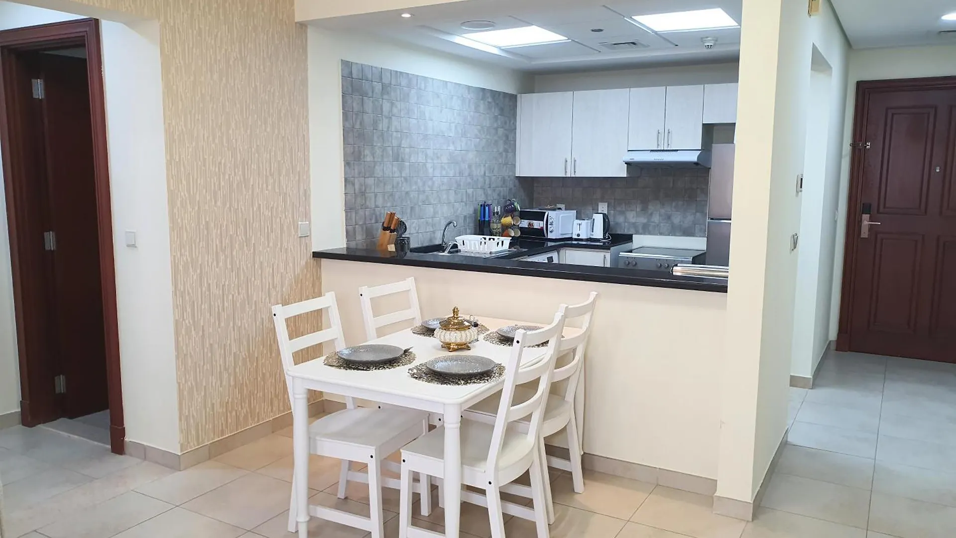 Prestigious Tower Living, Canal View, Sports Vibes, Proximity To Convenience Dubai Vakantiehuis