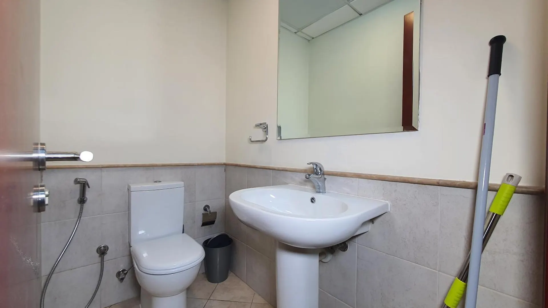 Prestigious Tower Living, Canal View, Sports Vibes, Proximity To Convenience Dubai 0*,